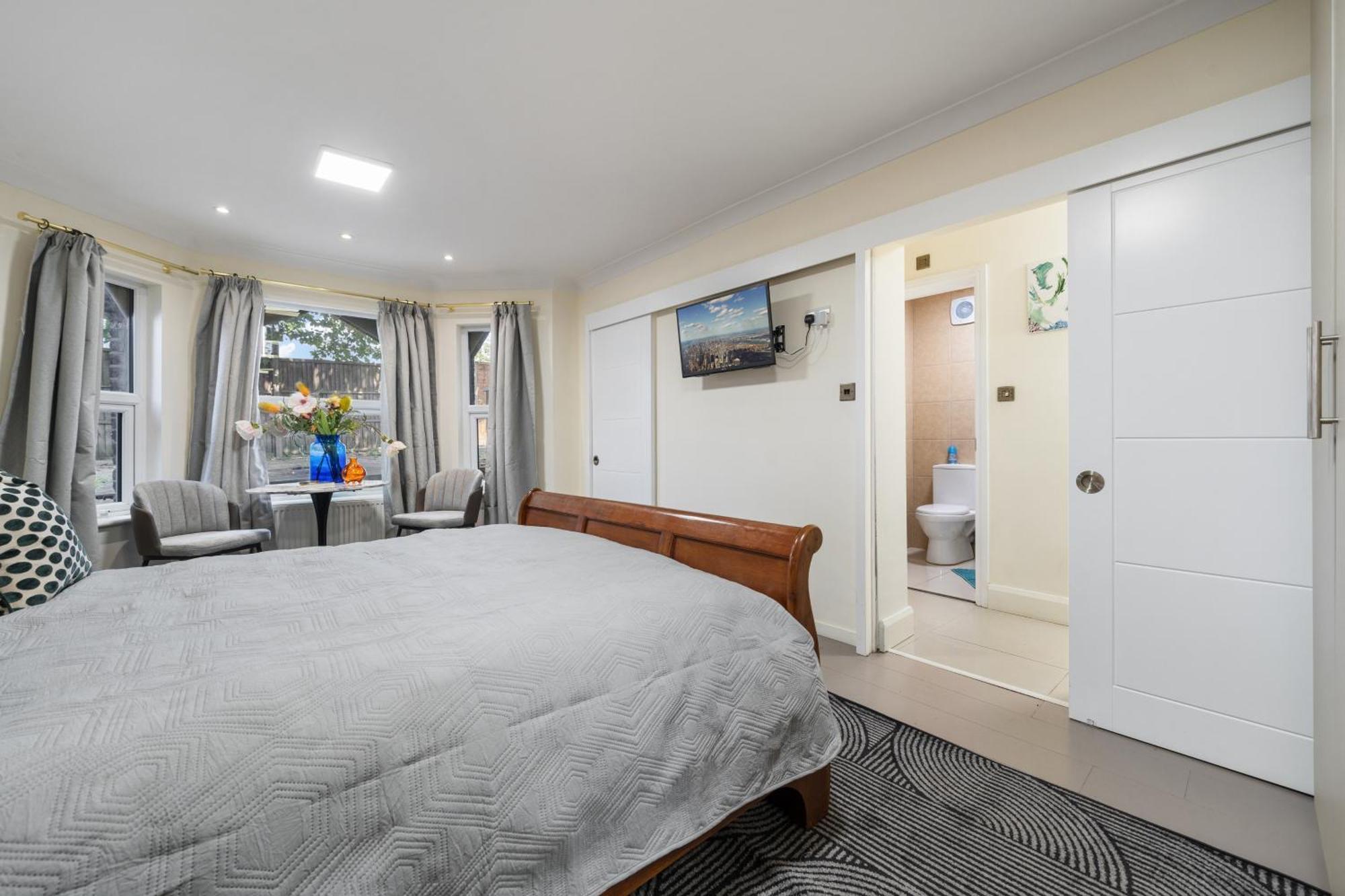 Leamington Park Studio With Parking ロンドン エクステリア 写真